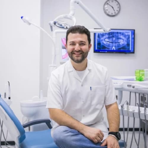 Dr. Dt. Emre Çakır