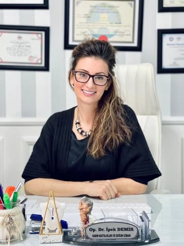 Op. Dr. İpek Demir Profil Fotoğrafı