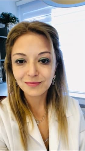 Uzm. Dr. Sezen Takmaz Profil Fotoğrafı