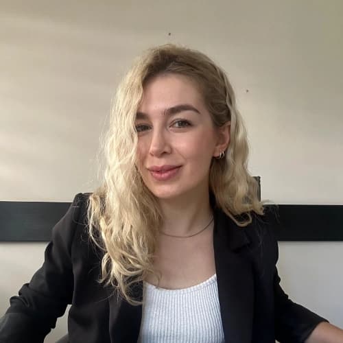 Dt. Eliz Asena Kocazeybek Profil Fotoğrafı