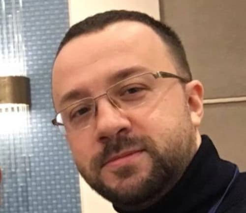 Op. Dr. Aybars Kıvrak