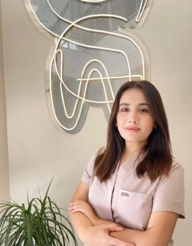 Dt. Zehra Gülşen Yavaşlar Profil Fotoğrafı
