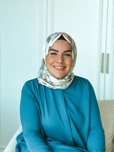 Uzm. Psk. Kübra Sarı Profil Fotoğrafı
