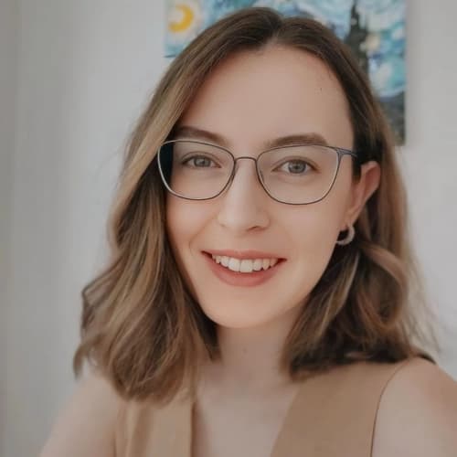 Klinik Psikolog Elif Özgür Önal Profil Fotoğrafı