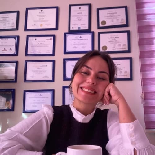 Psk. Nazlı Kol Yılmaz Profil Fotoğrafı