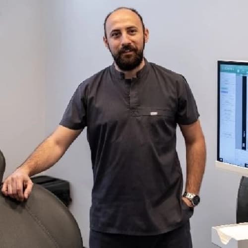 Dt. Emre Güldüren Profil Fotoğrafı