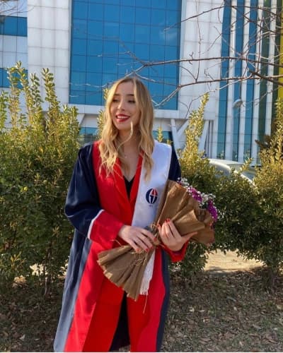 Uzm. Dt. Zeynep Çifçi Profil Fotoğrafı