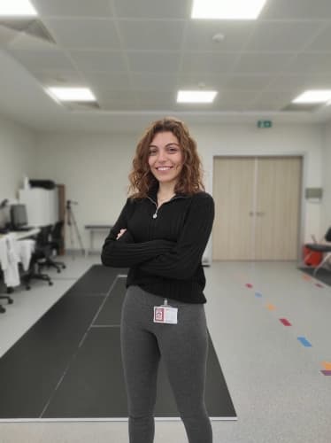 Fzt. Kardelen Akar Profil Fotoğrafı