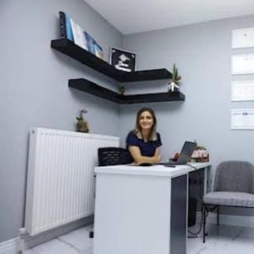 Dt. Ebru İmamoğlu Kırmızı Profil Fotoğrafı