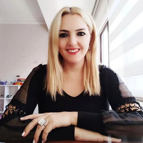 Aile Danışmanı Selda Bekil Profil Fotoğrafı