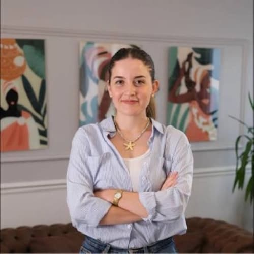 Fzt. Aleyna Arıkan