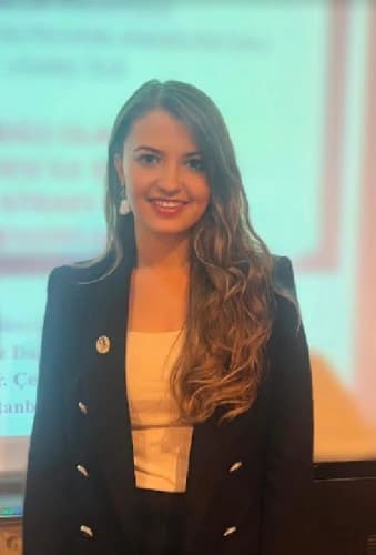 Dil ve Konuşma Terapisti Birce Zorlutuna