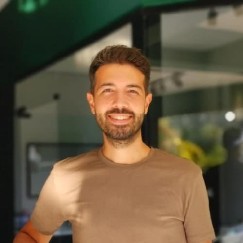 Uzm. Dt. Arda Alanlı Profil Fotoğrafı