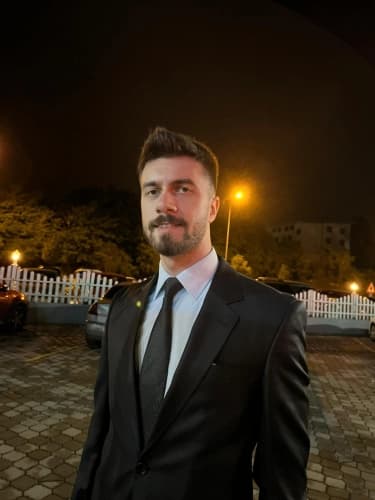 Dt. Salih Engin Tural Profil Fotoğrafı