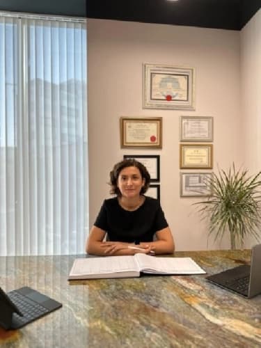 Uzm. Dr. Özlem Helin Çarkcı Profil Fotoğrafı