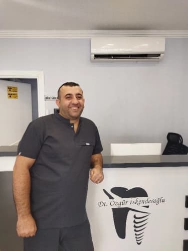 Dt. Özgür İskenderoğlu