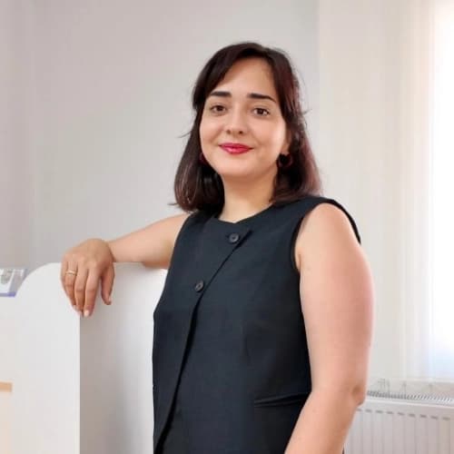 Dt. İrem Ayçiçek Profil Fotoğrafı