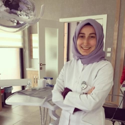 Dt. Hilal Melek Akçay Profil Fotoğrafı