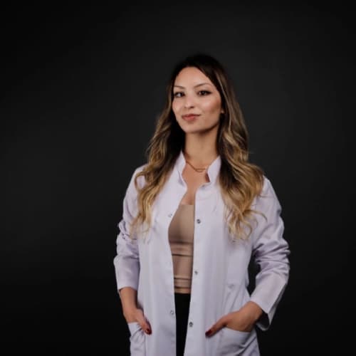 Dt. İrem Önder Profil Fotoğrafı