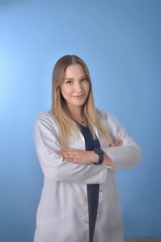 Fzt. Begüm Akkuş Profil Fotoğrafı