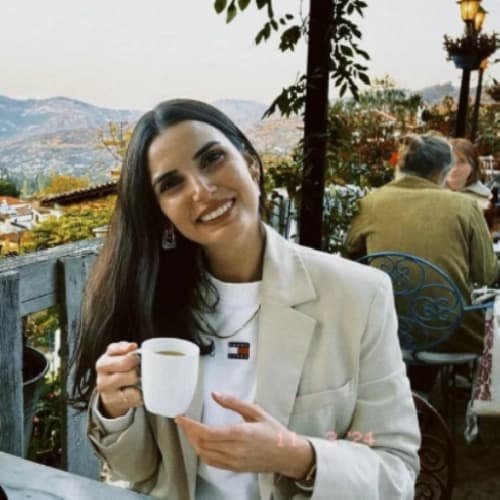 Uzman Aile Danışmanı Zeynep Akbulut Profil Fotoğrafı
