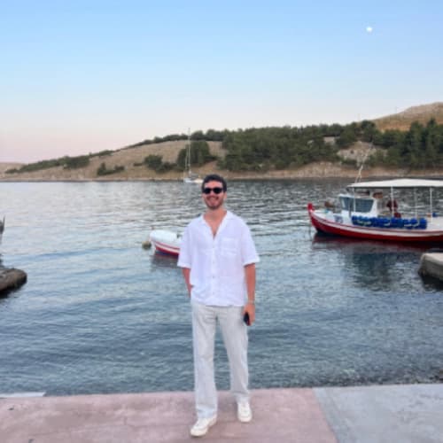 Dt. Mert Akyıldız Profil Fotoğrafı
