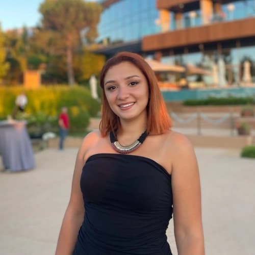 Dyt. Berna Oral Profil Fotoğrafı