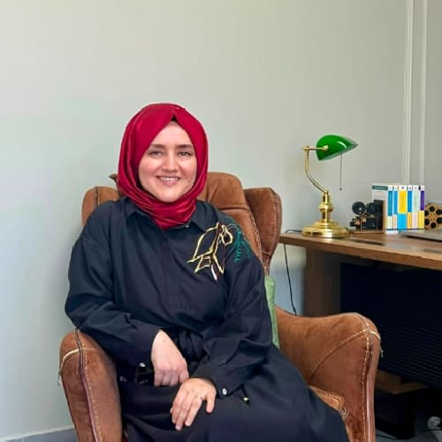 Klinik Psikolog Merve Tok Kağıt Profil Fotoğrafı