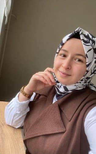 Klinik Psikolog Özlem Sarıkaya Profil Fotoğrafı