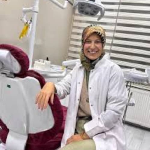 Dt. Esma Nur Keleş