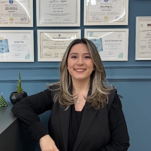 Klinik Psikolog Gülçin Özdemir Yön Profil Fotoğrafı