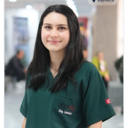 Dt. Lara Karadağ Profil Fotoğrafı