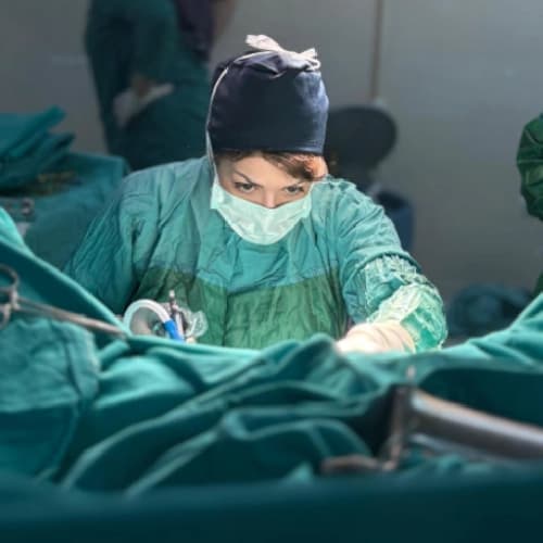 Op. Dr. Yasemin Yamralı Profil Fotoğrafı