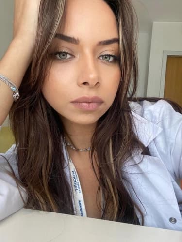 Uzm. Psk. Zeynep Kemeç Profil Fotoğrafı