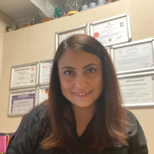 Op. Dr. Fatma Özlü Akkuş Profil Fotoğrafı