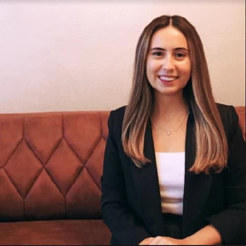 Aile Danışmanı Sinem Geciloğlu Profil Fotoğrafı