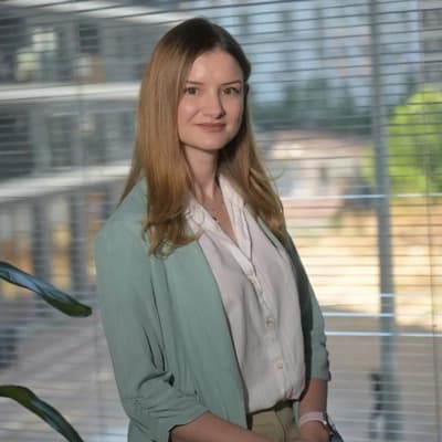 Dt. Ayşe Güney Profil Fotoğrafı
