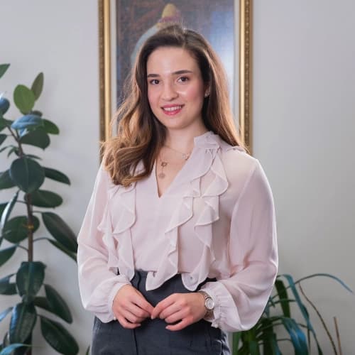 Uzm. Dyt. İzel Gözübek Profil Fotoğrafı
