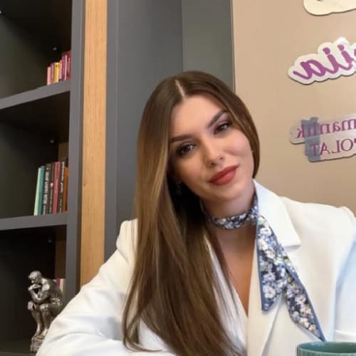 Klinik Psikolog Buse Polat Önal Profil Fotoğrafı