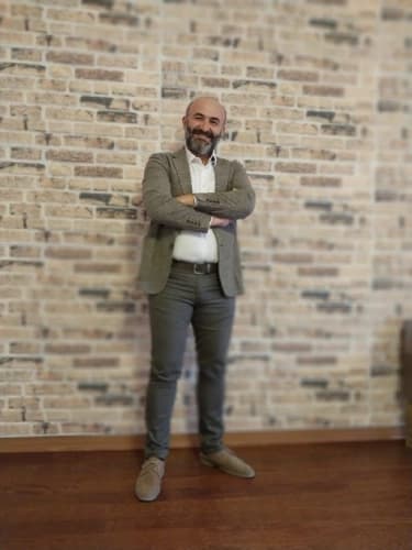 Doç. Dr. Şevket Barış Morkavuk