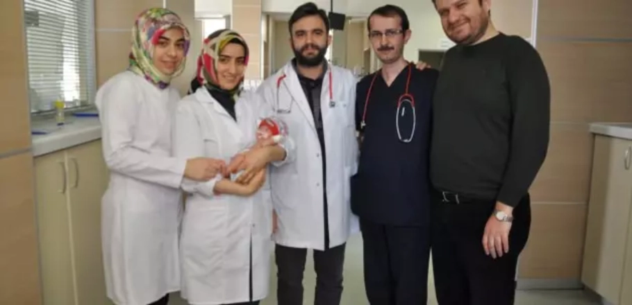 13 günlük bebek bağırsak ameliyatı oldu