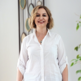 Prof. Dr. Esin Şenol