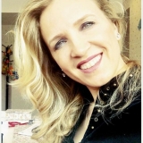 Dr. Esra Dolar