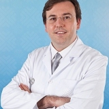 Dt. Özer Giray