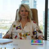 Dil ve Konuşma Terapisti Serap Sezer