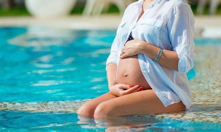 Yaz hamilelerine sağlıklı tatilin tüyoları