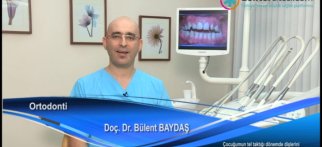 Çocuğumun tel taktığı dönemde dişlerini ne sıklıkta fırçalaması gerekir?