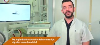 Diş implantlarının uzun süre kalıcı olması için diş etleri neden önemlidir?