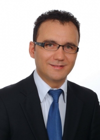 Uzm. Dr. Ahmet Sümen